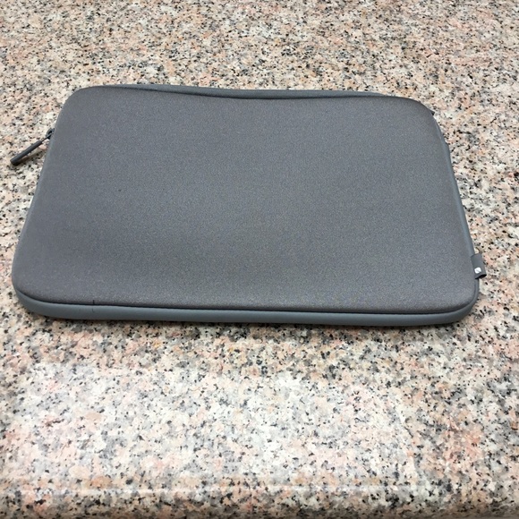 Computer Case - Picture 2 of 3